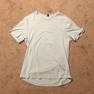 Lululemon 5 year basic tee medium